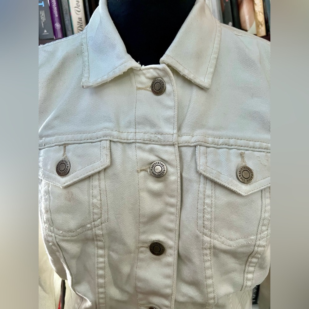 Vintage Abercrombie & Fitch distressed White Denim Jacket - Button-Front - Picture 2 of 7